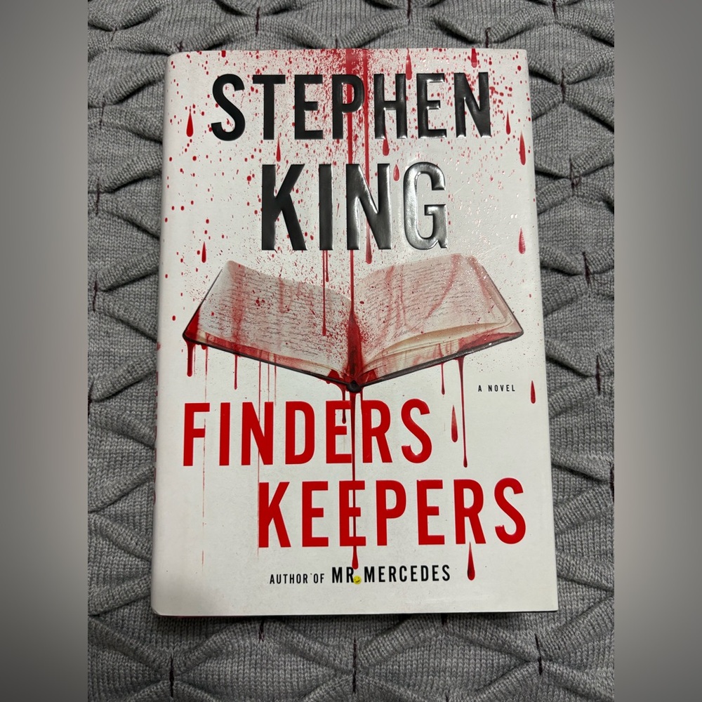 Stephen King 'Finders Keepers' Novel - Red and White Edition